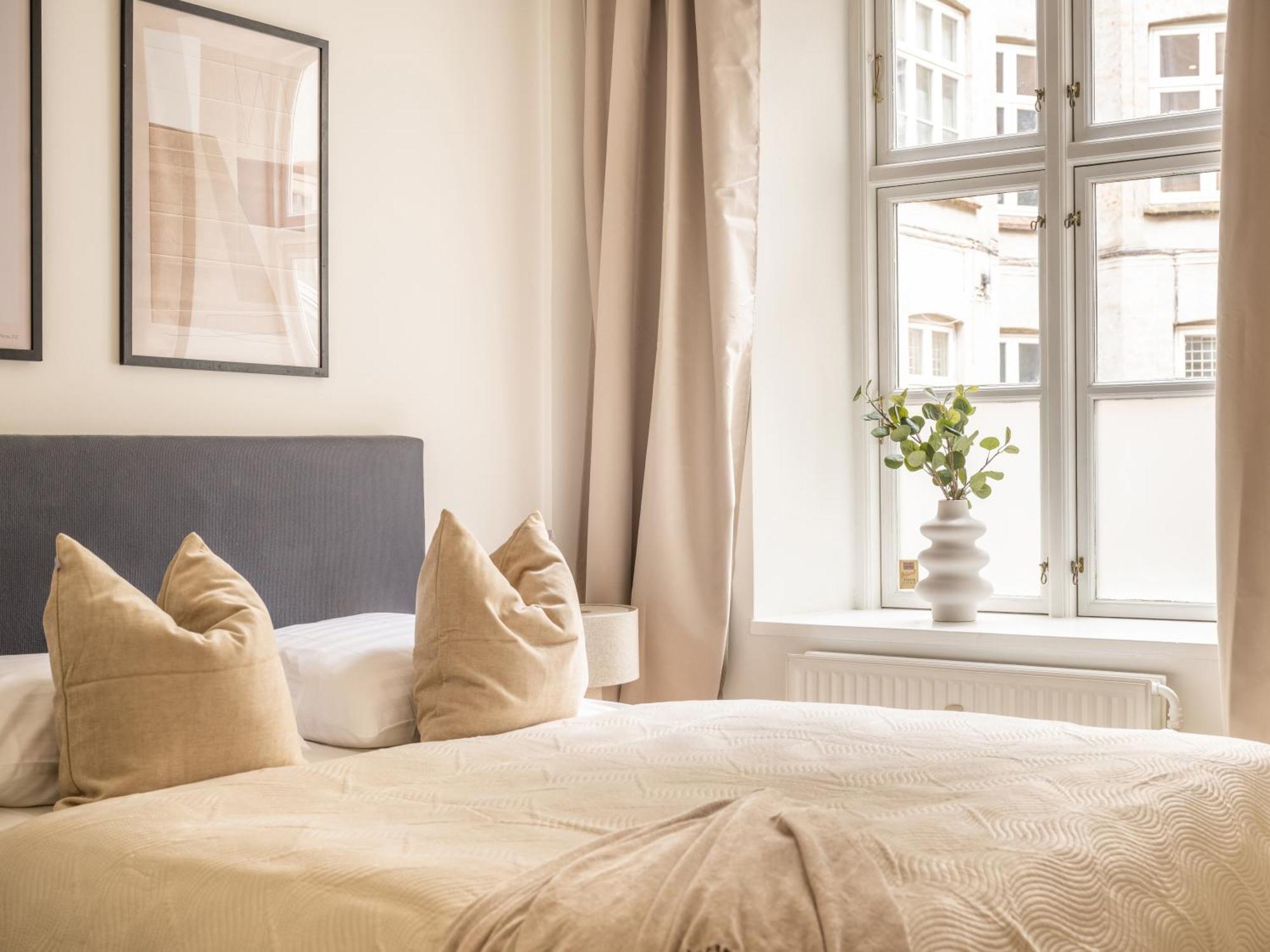 Sanders Noble - Fantastic 4-Bdr Apt In The Capital Копенгаген Екстер'єр фото